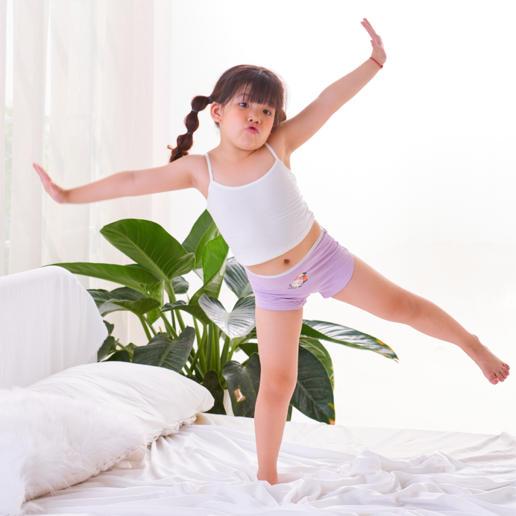Đồ lót trẻ em nữ xinh xắn